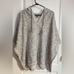 Aerie Oversized Hooded V-Neck Warm Grey & White Sweater Cape Poncho Size Medium
